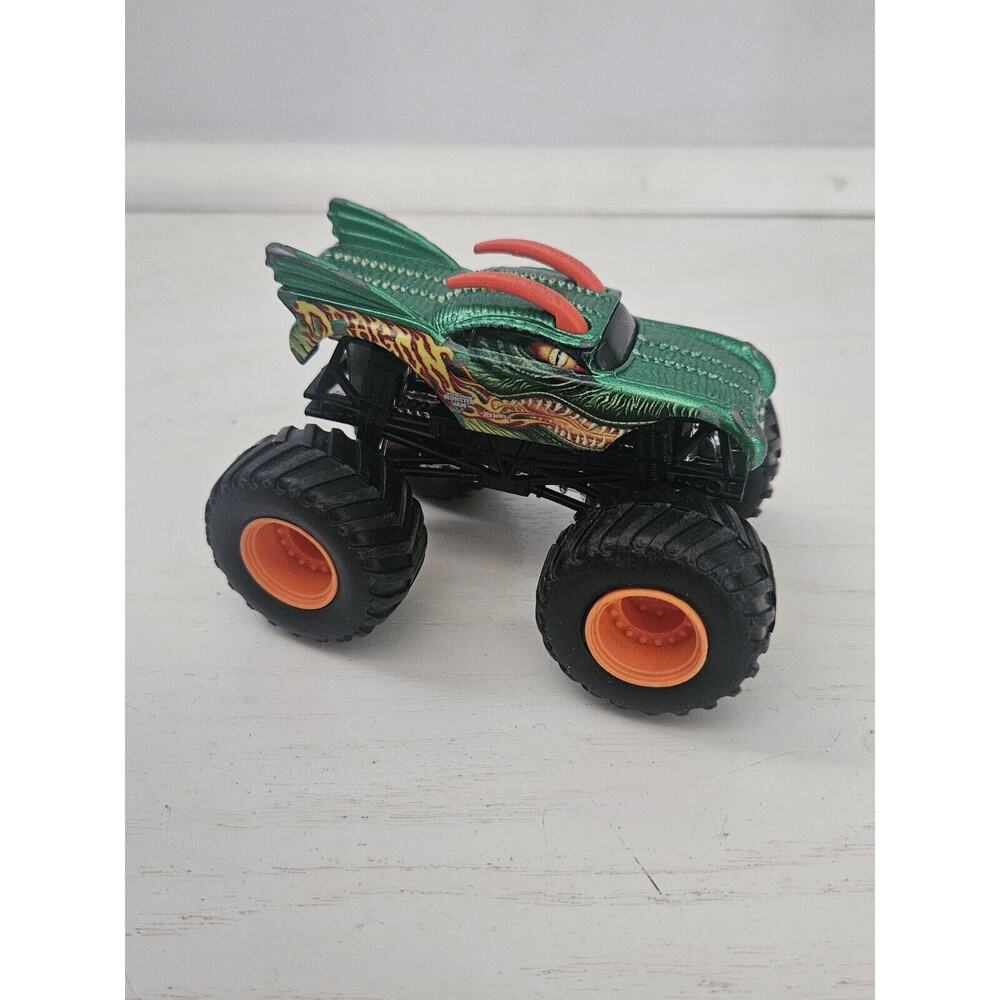 Hot Wheels Monster Jam Truck Green Dragon Toy Car‎ 1:64 Scale